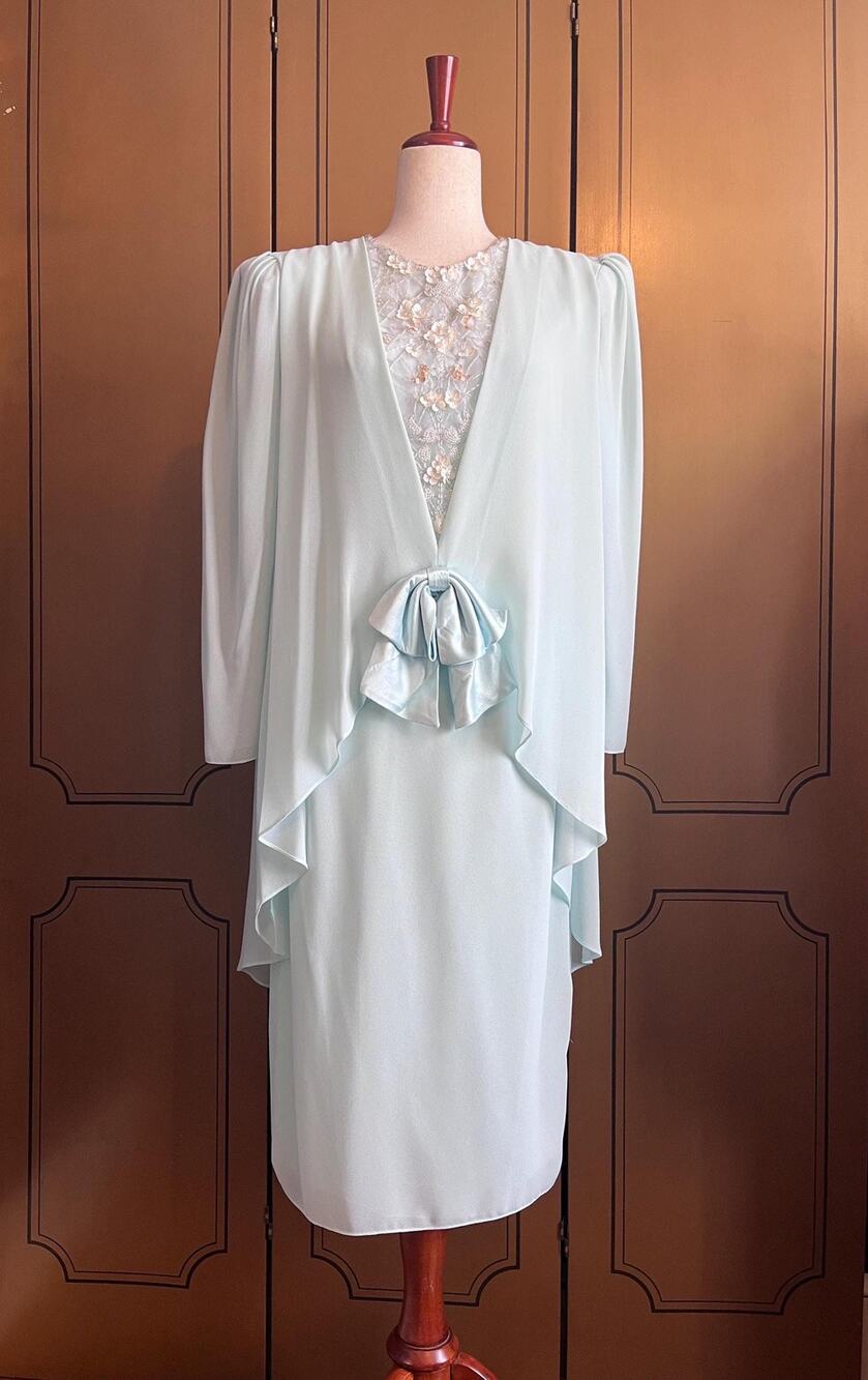 Vintage cocktail dress in sea foam green with sequins and beads, size 8